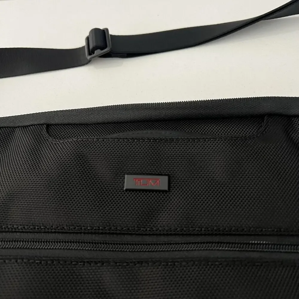 New Tumi Black Nylon Laptop Briefcase Messenger Bag Adjustable Strap